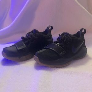 Kids Nike PG 1 size 11c shoes